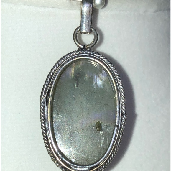 Purple/Blue Labradorite Gemstone (37.28 cts) Very Rare Pendant - Picture 4 of 4